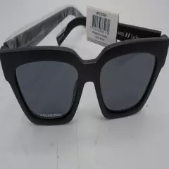 Le Specs Weekend Riot Oversized Square Sunglasses Matte Black One