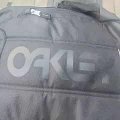 Oakley Enduro 3.0 20L Men's Backpack - Blackout (921416-02E)