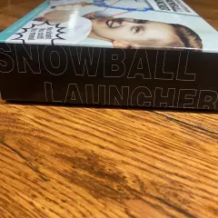 NIB - Premier Finds Indoor/Outdoor Snowball Launcher Slingshot - 8 Snowballs