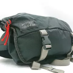 Beautiful, popular model Mystery Ranch Invader body bag, large capacity, gray.