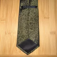 Van Heusen Studio Green Vines Abstract Silk Tie - 60L 3.0W