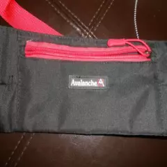 AVALANCHE 1 ZIP POCKET 2 HIDDEN POCKETS CLIP LOOP Black Red FANNIE PACK