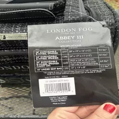 LONDON FOG ABBEY III COLLECTION LUGGAGE SET 15”&20”