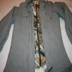 Legendary Whitetails Voyager Hooded Shirt Jacket size Medium EUC