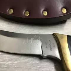 UNIQUE ENGRAVED BUCK KNIFE AKONUA WITH ORIGINAL CASE