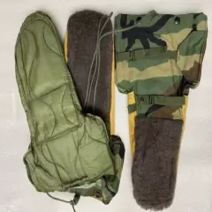 US. Military Woodland Camouflage Arctic Mittens with Liners Size Medium