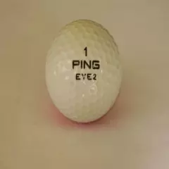  ONE PING VINTAGE GOLF BALL RED AND WHITE PING EYE 2 .PRISTINE