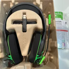 PDP AIRLITE GLOW Pro Wireless Headset: Jolt Green