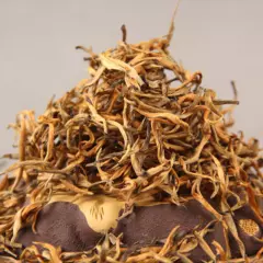 Yunnan Spring Tea Top Gold Wire Dian Hong Tea Red Single Bud Organic Black Tea