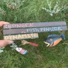 Vintage REDNECK FISH FINDER Wall Plaque Art FISH DYNAMITE BUOY Unique ❤️sj7m4s