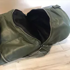 NEW Vegan Leather Weekend Duffle Bag Luggage Army Green, Compartments, Chic