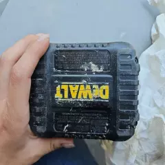 DEWALT DCB240 20V Lithium-ion Battery