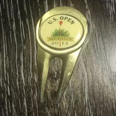 U.S. OPEN 2013 Merion USGA Member Souvenir Ball Marker w/ GOLF DIVOT REPAIR TOOL