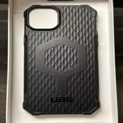 NEW UAG Essential Armor Magnetic Rugged Case iPhone 14 Plus 6.7" (Small Cam)