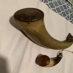 antique powder horns 