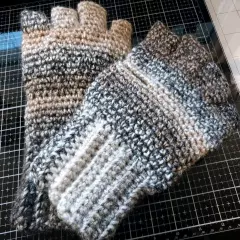 Women's Fingerless Mittens M/L