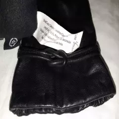 Isotoner 89736 lined black leather gloves womens size 7