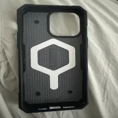 UAG iPhone 15 Pro max case. Perfect conditionSilver/Gray camo. READ description.