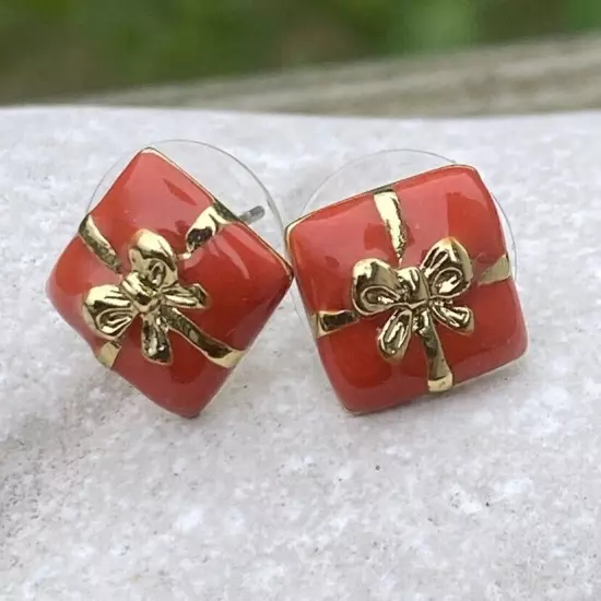 Gift wrapped present stud earrings - new