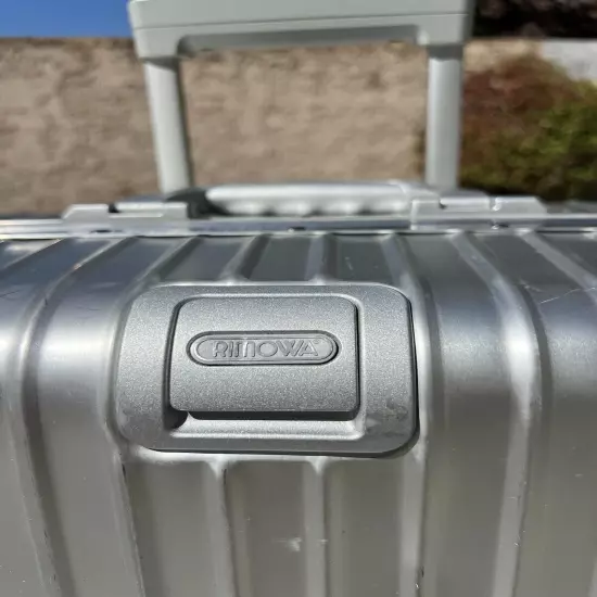 Rimowa Topaz XL 32” 4 Wheel Spinner Aluminum Hardshell Travel Check In Suitcase