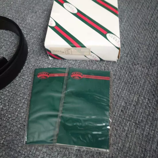 Dead Old GUCCI Plus Leather Belt with Certificate Box