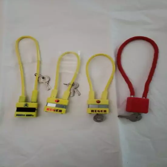 lot of 4 gun cable locks with keys