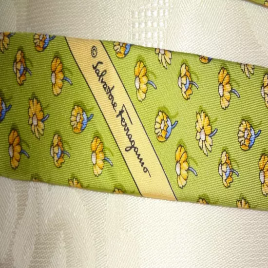 Salvatore Ferragamo Yellow Green 100% Silk Floral Daisy Print Neck Tie