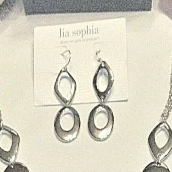 Beautiful Lia Sophia "FASHIONISTA" Dangle Earrings, NWT