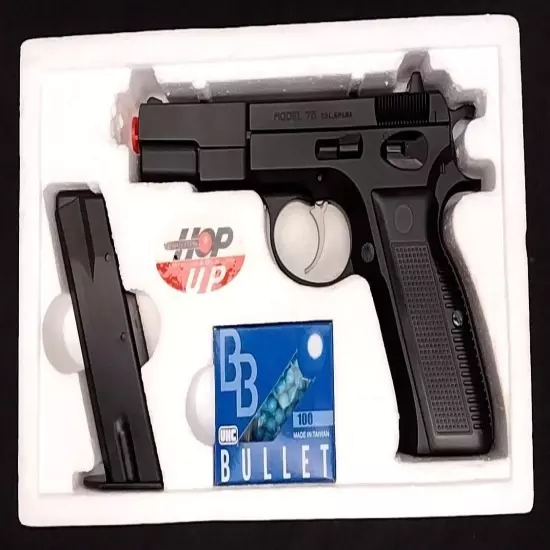 UHC M75 Black Full Action Toy Pistol 25 Round w/6 mm Plastic BB's Mint Condition