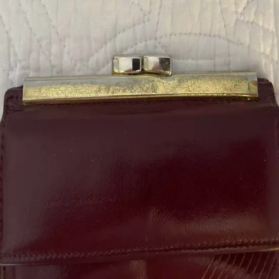 Vintage ANNE KLEIN for St. Thomas Burgundy Leather Bifold Kiss Lock Coin Wallet