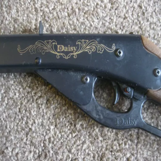 VINTAGE DAISY BB GUN MODEL 105 WORKS