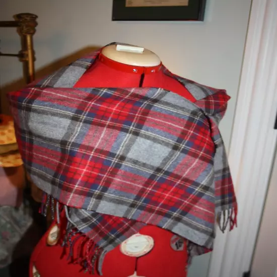 Jos. A. Bank Scarf 100% cashmere Red grey blue plaid Soft classic design