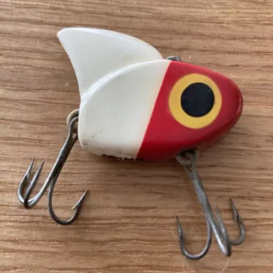 DEMON Shark / Sail Shark Red / White (RH-45) LURE