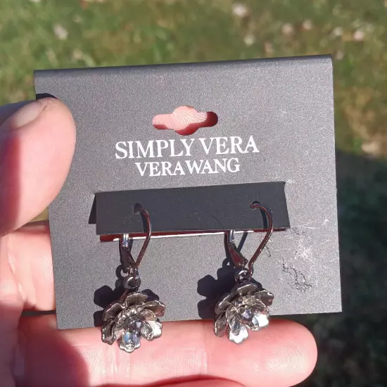 SIMPLY VERA WANG NWT Flower Dangle Drop Earrings 