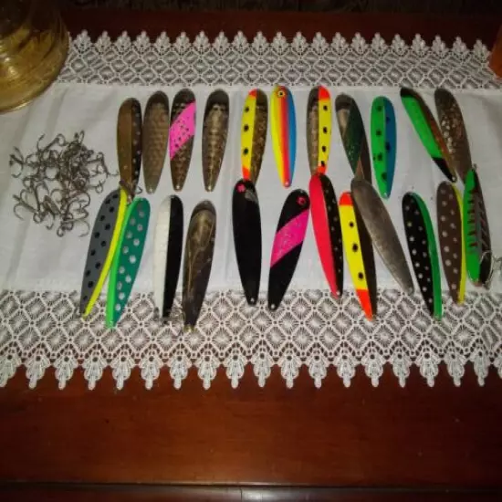 Silver Streak spoons (23) salmon, Walleye, trout fishing lures - ( Lot 103)