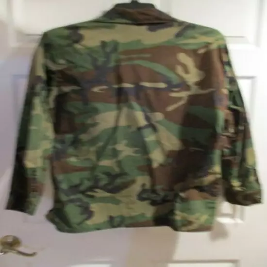 Hunting men's button up jacket size L Large LS USED WORN camo green