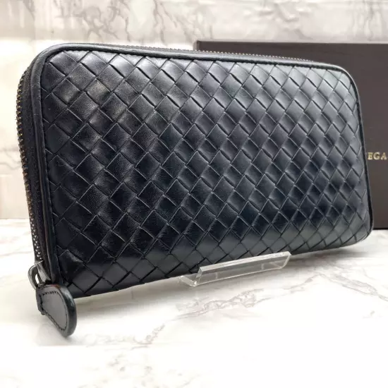 Good condition Bottega Veneta Intrecciato genuine leather round zipper wallet