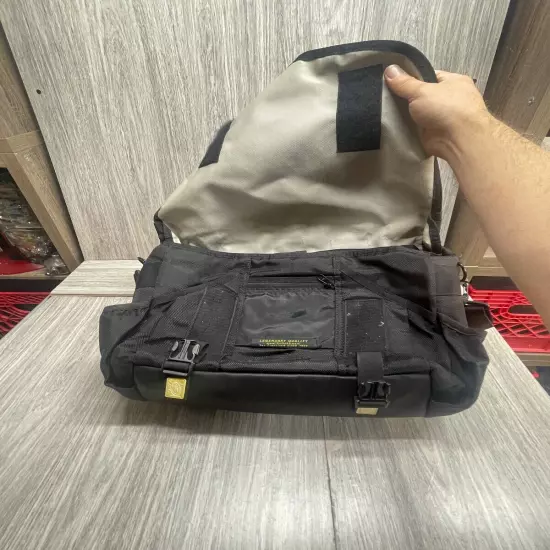 Timbuk2 COMMAND Laptop Messenger Shoulder Bag Black