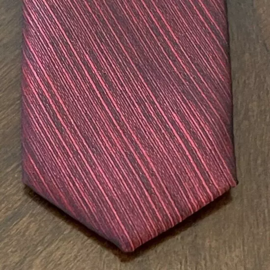 Van Heusen Red 100% Polyester Men’s Neck Tie Made In China