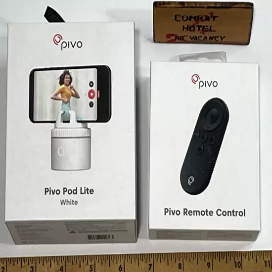 Pivo Pod Lite Auto Tracking Phone Holder 360° Rotation Phone Stand White Remote