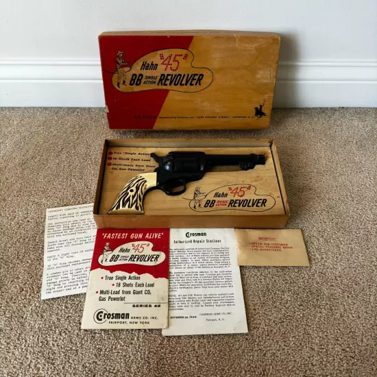 1959 HAHN CROSMAN SERIES 45 BB SINGLE ACTION CO2 REVOLVER w/ BOX & INSERTS NM++