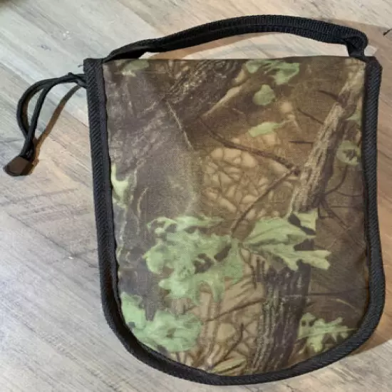 Treehuggerz Camo Hunting Tree Wrap With Hooks Hunters Poutch