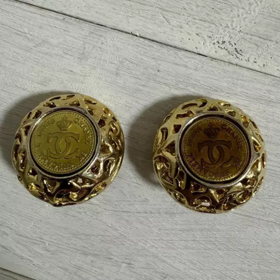 CHANEL #1 Coco Mark Coin Design Round Earrings