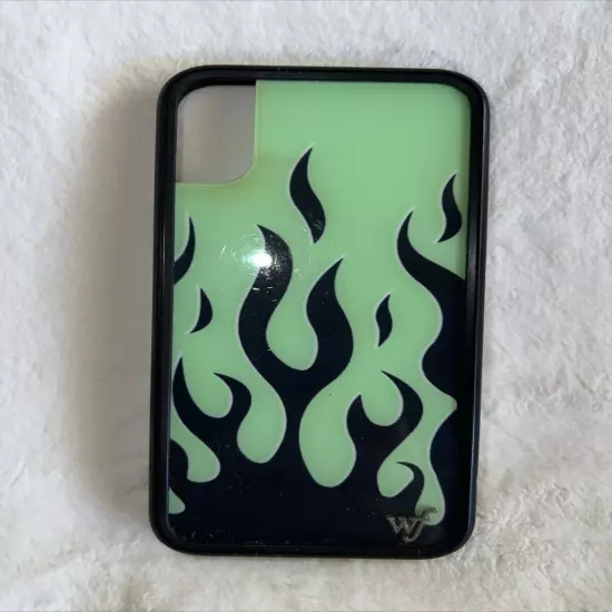 Wildflower Case Green Flames iPhone XS, X