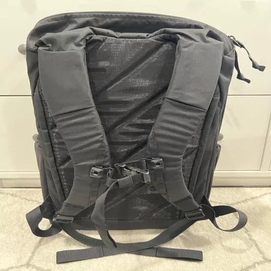 Evergoods Civic Travel Bag CTB 26L in great condition