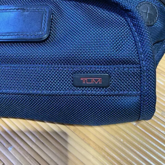 Tumi 22199Nvs Body Bag Navy Ships