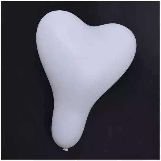 White 6' Latex Hearts Balloons x 5 - P1G61519