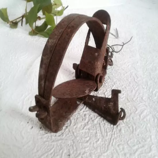 Antique Animal Trap Small Hunting Tool Salvage Rusty Metal Cabin Fireplace Decor