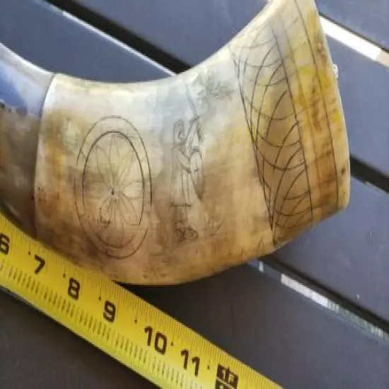 Hand Scrimshawed Cow Powder Horn