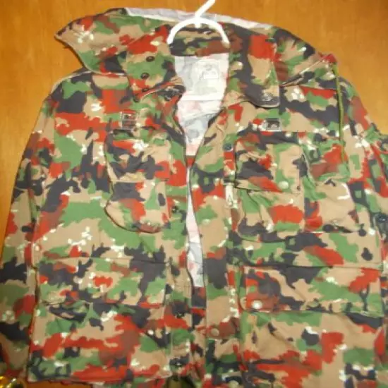 European Green/Brown/Red Camo Camouflage Hooded Jacket & Bibs Hunting Suit 48